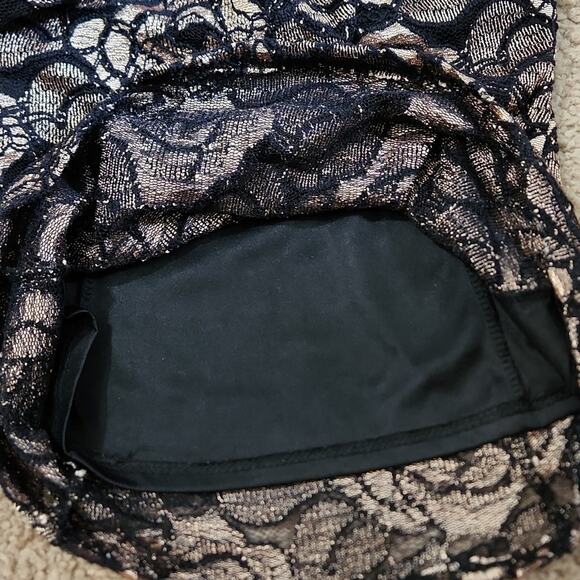 Vintage A'Gaci Womens Black & Cream Top Size SM Deep V-Neck Floral Whimsigoth - Picture 5 of 10